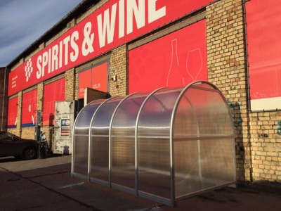 Iepirkumu ratiņu novietnes piegāde un montāža veikalam "Spirits & Wine"
